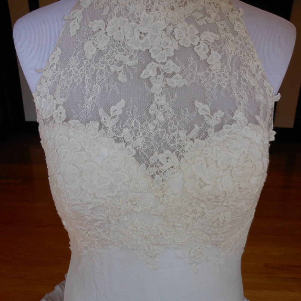 San Patrick by Pronovias Wedding Dress Leila - Picture 6 of 8